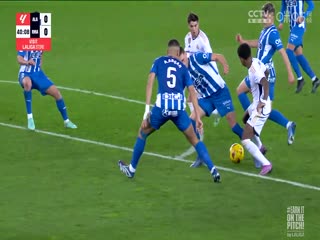 西甲 阿拉维斯vs皇家马德里 20231221海报