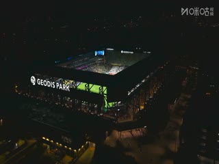 世俱杯小组赛 利雅得新月VS帕丘卡 20250627海报