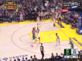 NBA常规赛 雄鹿VS勇士 20250319海报