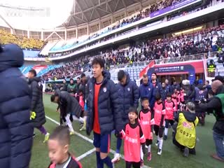 中超联赛 青岛海牛VS青岛西海岸 20250223海报