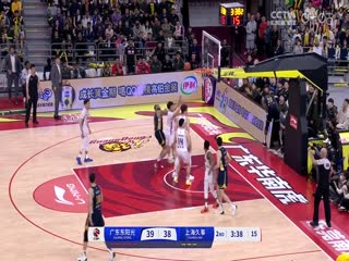 CBA季后赛12进8 广东东阳光VS上海久事 20250405海报