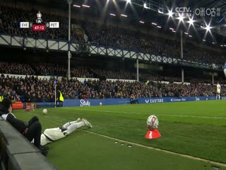 足总杯第三轮比赛 埃弗顿VS彼得堡联 20250110海报