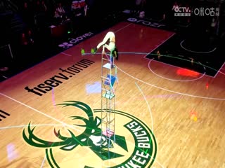 NBA常规赛 凯尔特人VS雄鹿 20241111海报