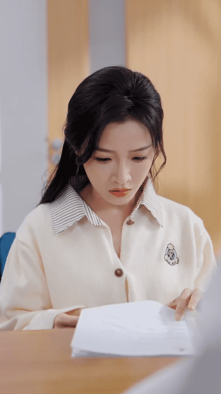 离婚后，陆总舔狗上身帮我提鞋海报