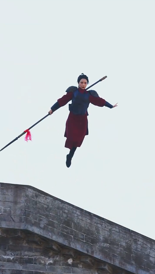 女帝要选妃我誓不做男宠海报