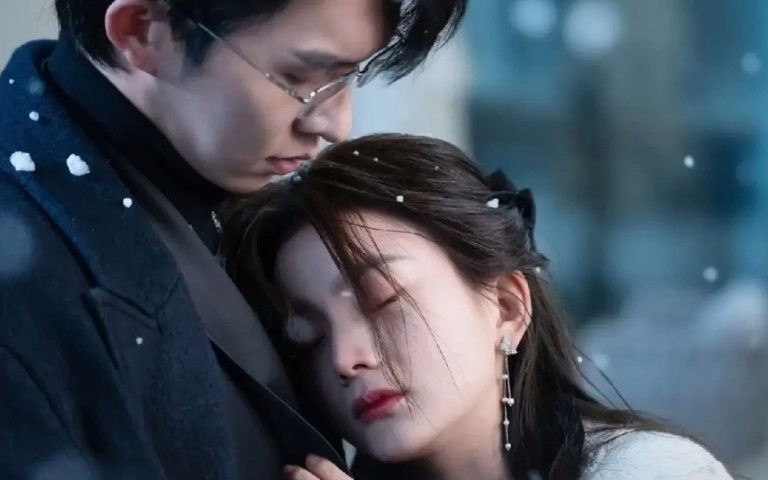 白月光竟是我自己海报