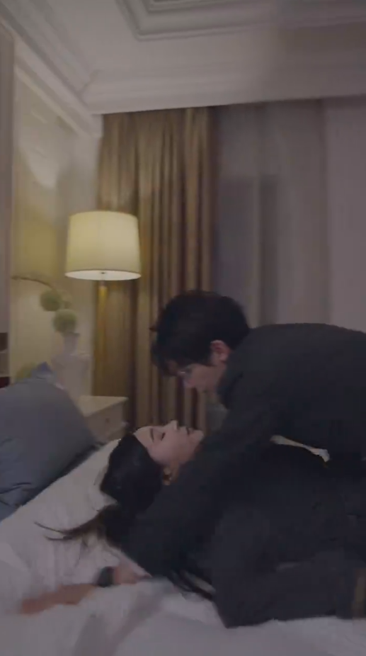 顾门深深盼沉归海报