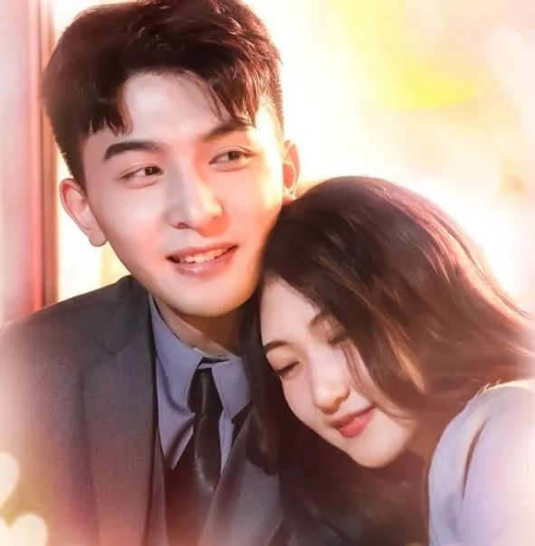 闪婚老公是首富海报