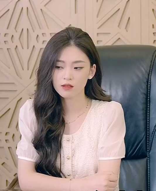 公司保洁员竟是女总裁海报