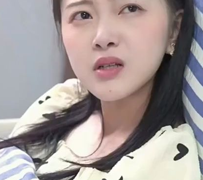 怀孕后，渣老板每天都想拿掉我的崽海报