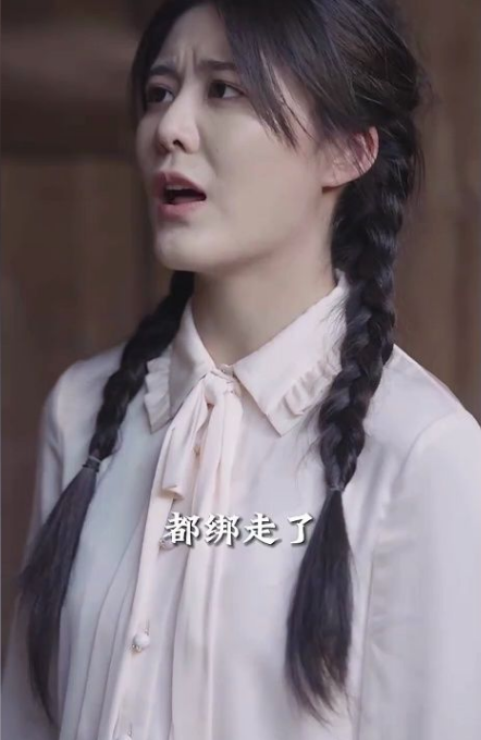 绝世战神在乡村海报