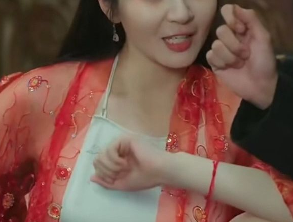 女王爷的极品快递员海报