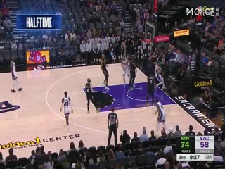 NBA常规赛 雄鹿VS独行侠 20251111海报
