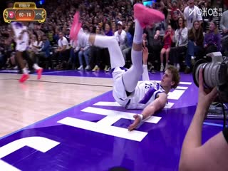 NBA常规赛 老鹰VS马刺 20251121海报