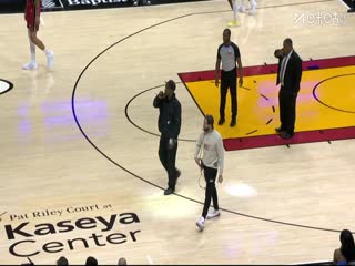 NBA常规赛 独行侠VS热火 20251125海报